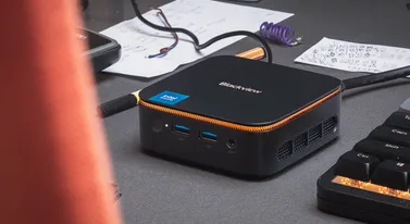 Ten komputer zmieści się w kieszeni. Prądu zużywa tyle, co żarówka