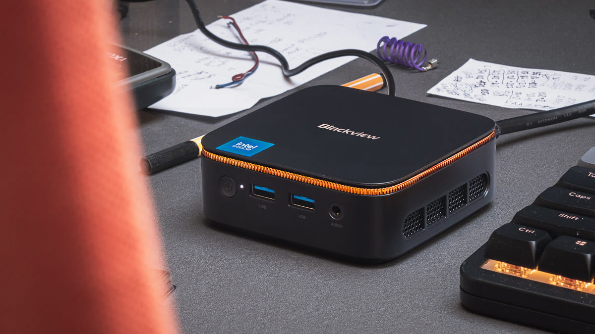 Ten komputer zmieści się w kieszeni. Prądu zużywa tyle, co żarówka