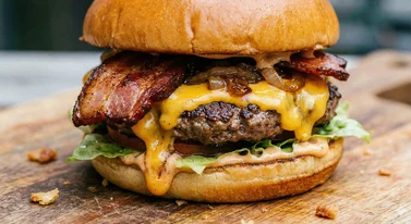 Koniec reklam śmieciowego jedzenia. Ban w sieci, w TV godzina policyjna