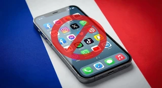 Francja wprowadza nowe regulacje ograniczające nastolatkom dostęp do mediów społecznościowych.