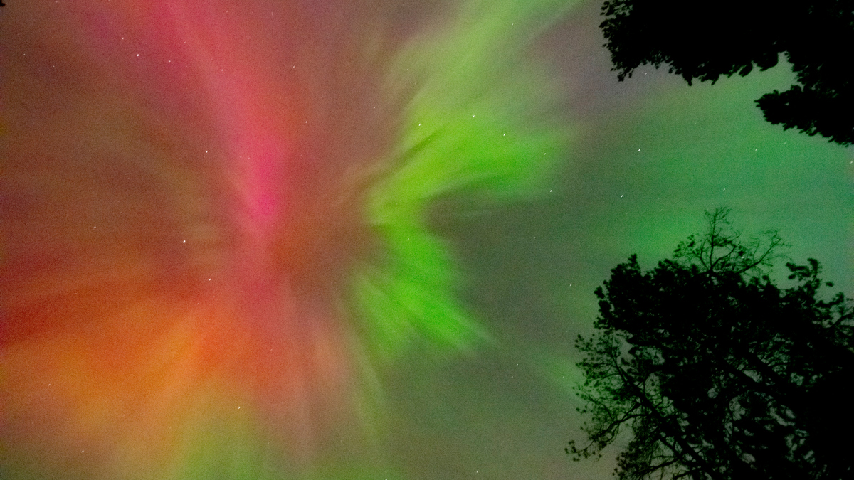 Polska zapłonęła na purpurowo. To był spektakularny pokaz