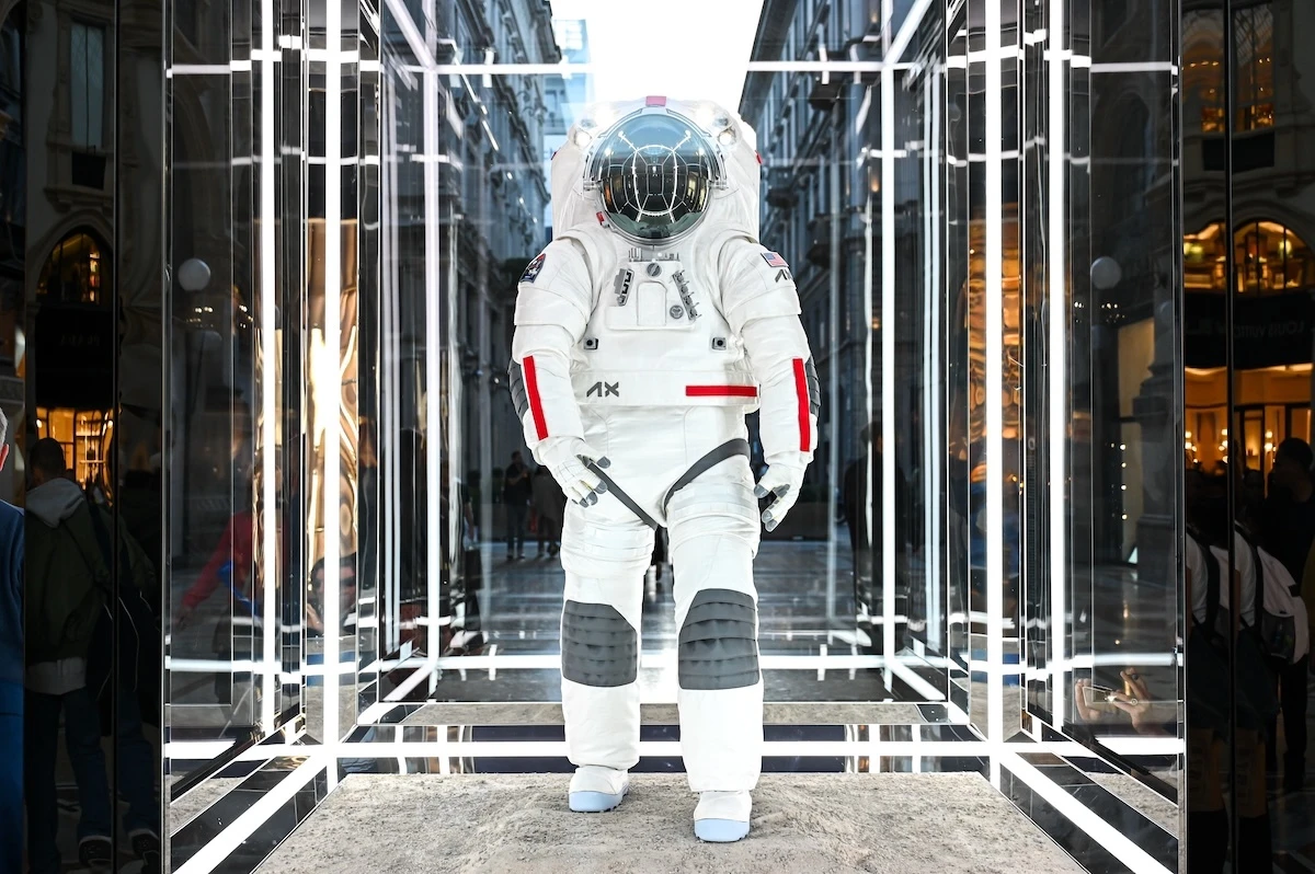 Skafander kosmiczny Axiom Extravehicular Mobility Unit (AxEMU) 