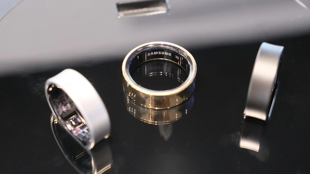 Samsung wprowadza zmianę w systemie powiadomień Galaxy Ring. Urządzenie samo wyśle powiadomienie.