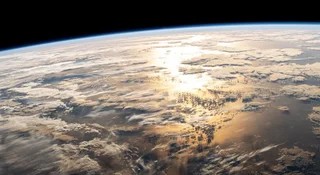 SpaceX obniży orbitę tysięcy satelitów Starlink. Nie, nie chodzi o lepszy zasięg