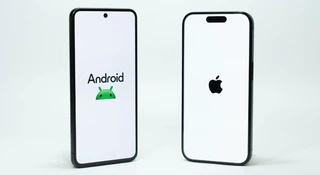 android-17-ios-26-liquid-glass-frosted-iphone-google-apple-ksero-kopia