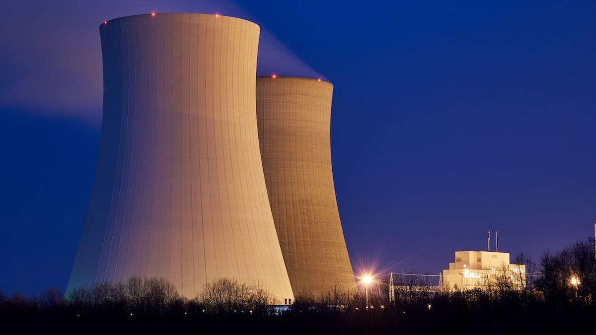 Polacy oszaleli na punkcie atomu. Jeszcze nie mamy, już kochamy