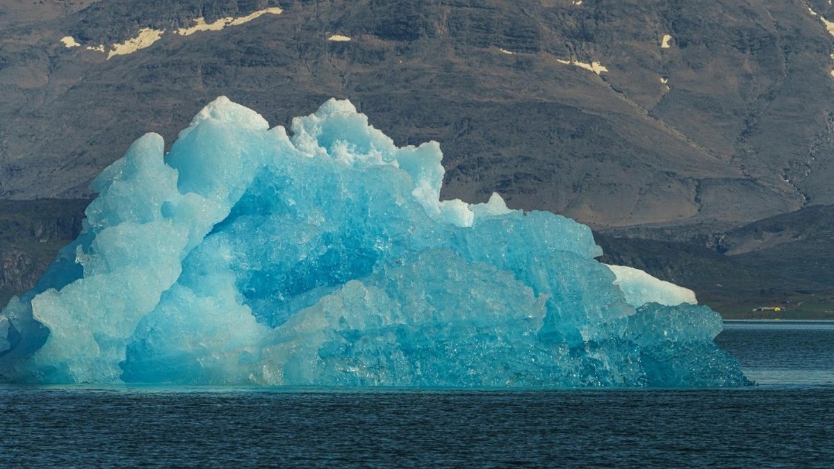 Satelity zajrzały pod lód. Tak wygląda ukryta kraina
