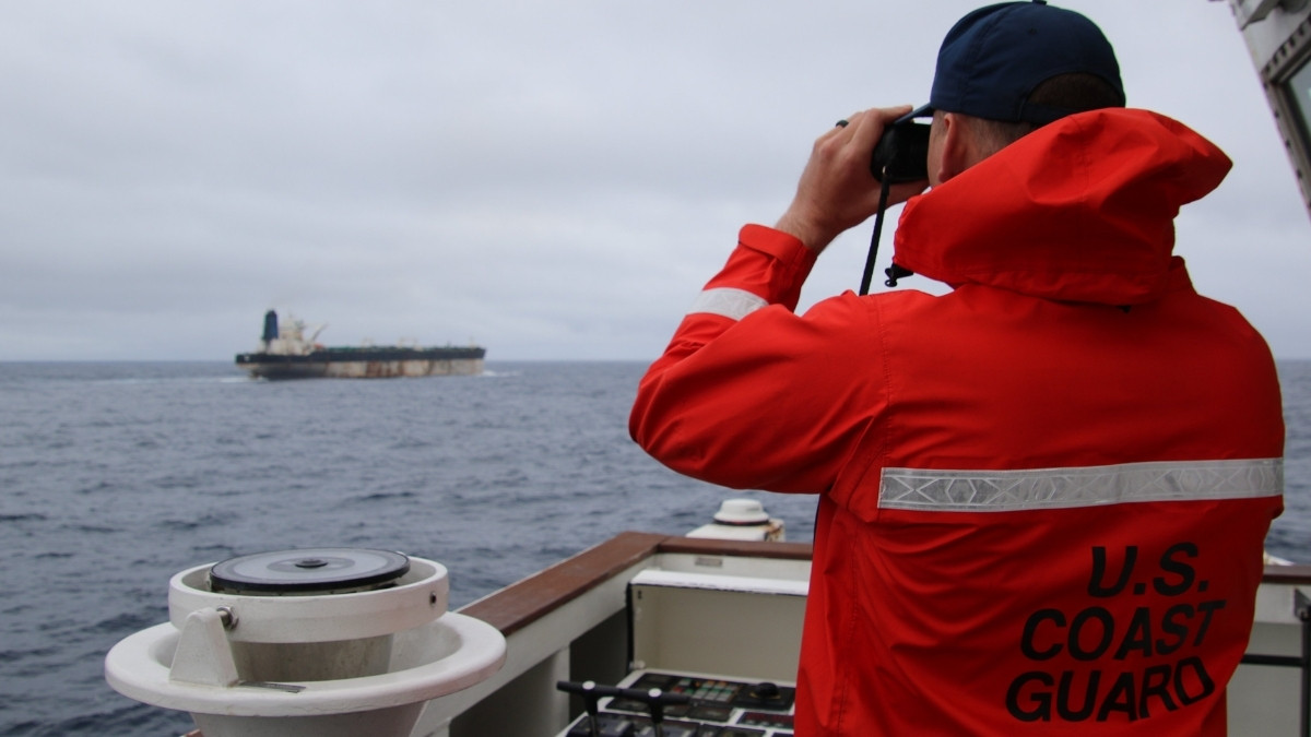 Zmienili nazwę i banderę, żeby uciec Amerykanom. Dopadli ich