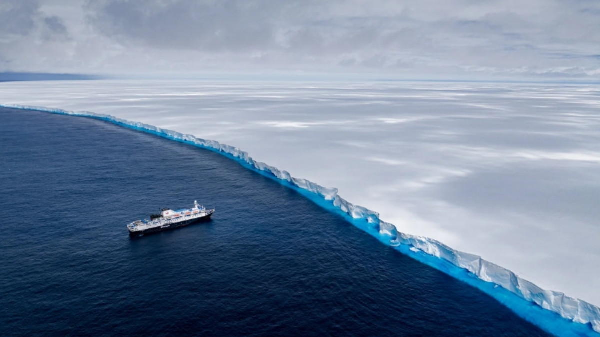 Góra lodowa zmienia się w gigantyczny basen. To może być jej koniec