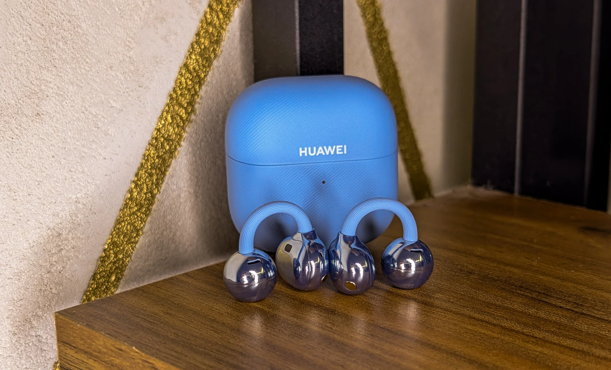 Huawei FreeClip 2 to słuchawki czy biżuteria? Moja żona je pokochała