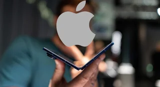 Pierwszy składany iPhone będzie przestarzały. O 13 lat