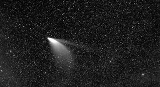 Choć 2026 r. dopiero się rozpoczął, miłośnicy astronomii w Polsce już teraz powinni zaznaczyć w kalendarzach najważniejszy miesiąc nadchodzącej wiosny. Nad nasze głowy nadciąga bowiem gość, który przybywa z najdalszych zakątków Układu Słonecznego i prawdopodobnie nigdy więcej go nie zobaczymy. Podpowiadamy, jak i gdzie szukać komety C/2025 R3 (PanSTARRS) nad Polską.