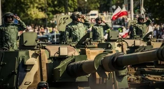 Europa pakuje się na Grenlandię, Warszawa mówi stop