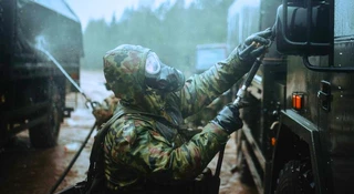 Polscy żołnierze ćwiczą iperyt i sarin