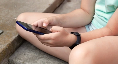 "Populizm" mówi minister o odcięciu social mediów młodym. Ja mówię "cykor"