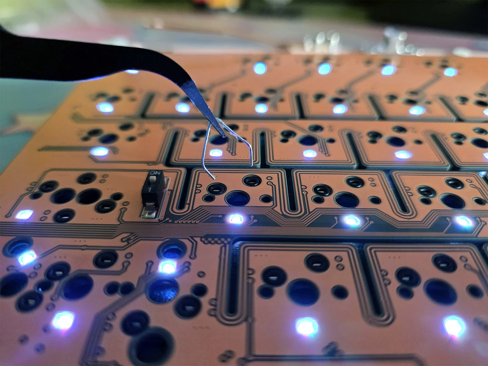 Jeden po drugim, w ten sposób sprawdziłam wszystkie 84 klawisze