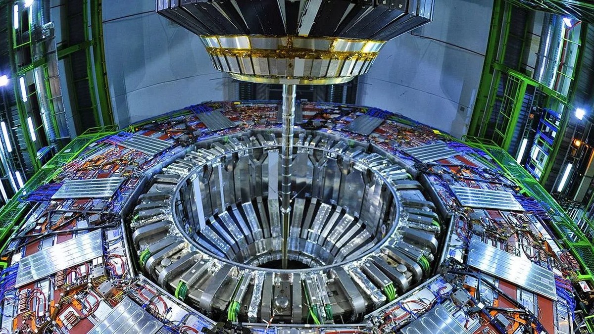 Elon Musk wypowiada wojnę Słońcu. SpaceX buduje własne działo protonowe