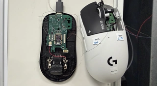 Mysz komputerowa otwarta środek