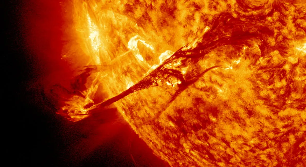 Image for Słońce pokazało potęgę. Europa aż zatrzeszczała