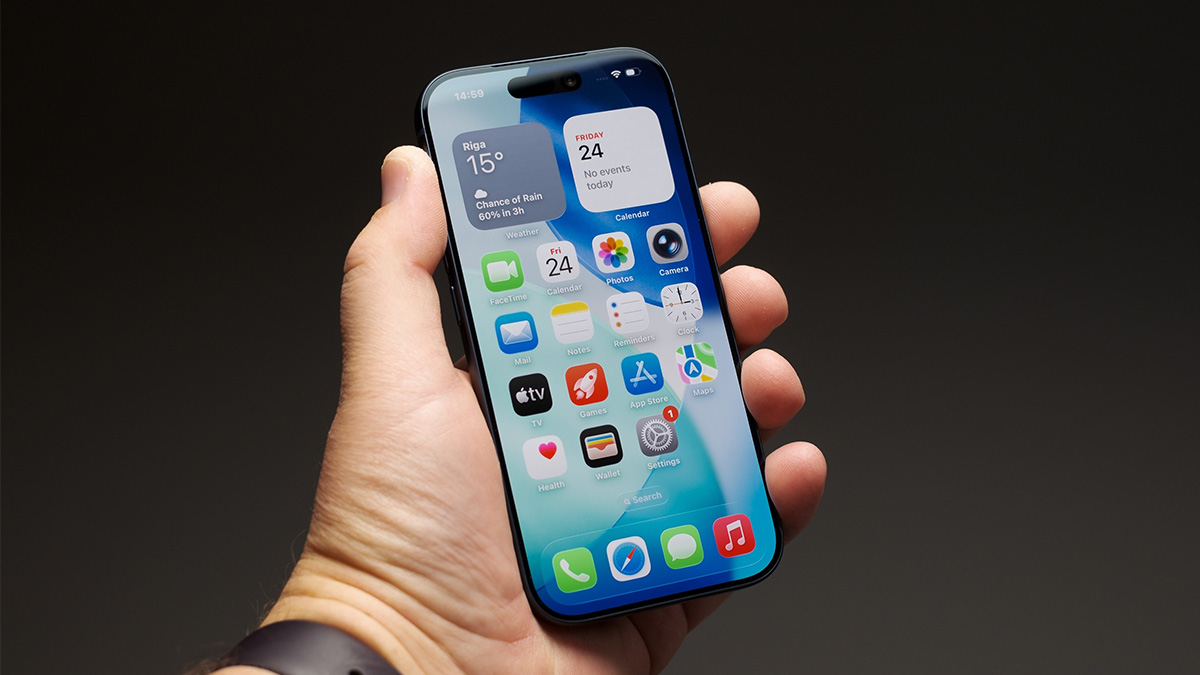 Nowa Siri jest głupia. Tak bardzo, iż Apple ma kłopoty