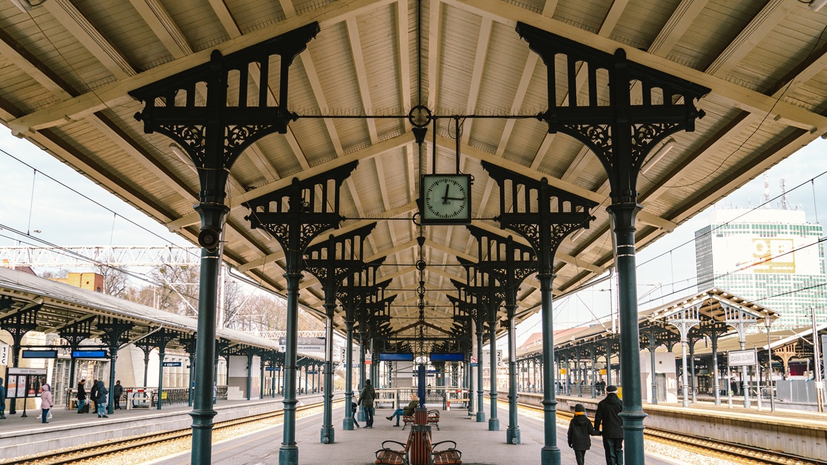 Mieliśmy zyskać na konkurencji na kolei. Zamiast niej mamy wojnę o pierdoły