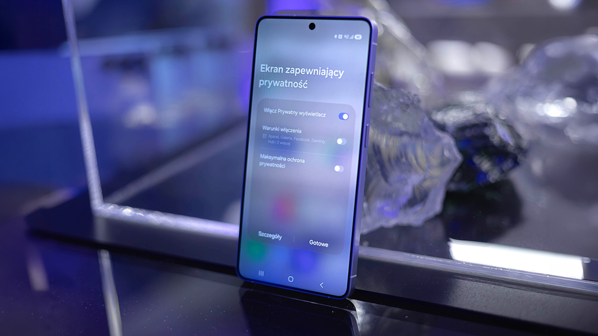 Nikt nie podejrzy, co masz na ekranie. Żaden inny telefon tego nie ma
