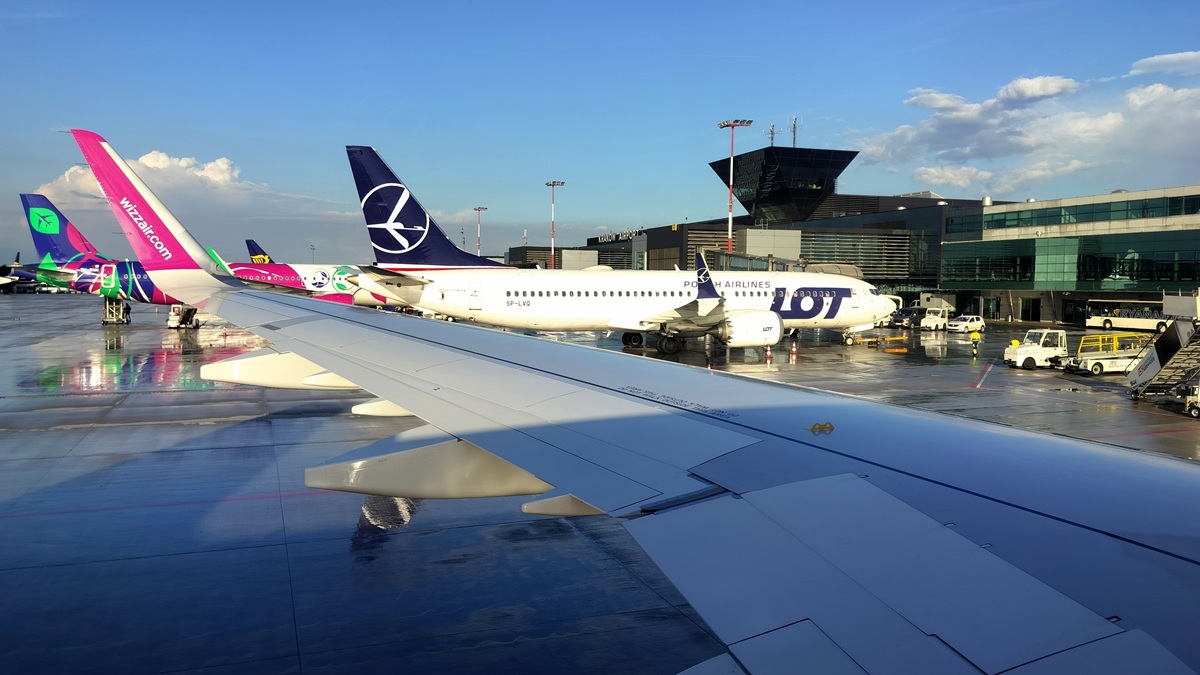 Lotnisko w Krakowie czeka na decyzję, a urząd śpi. Zapomnieli o prostej formalności