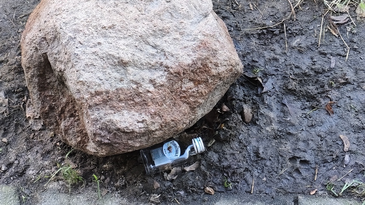 Wygońmy małpki do systemu kaucyjnego. „Najbardziej problematyczny odpad”