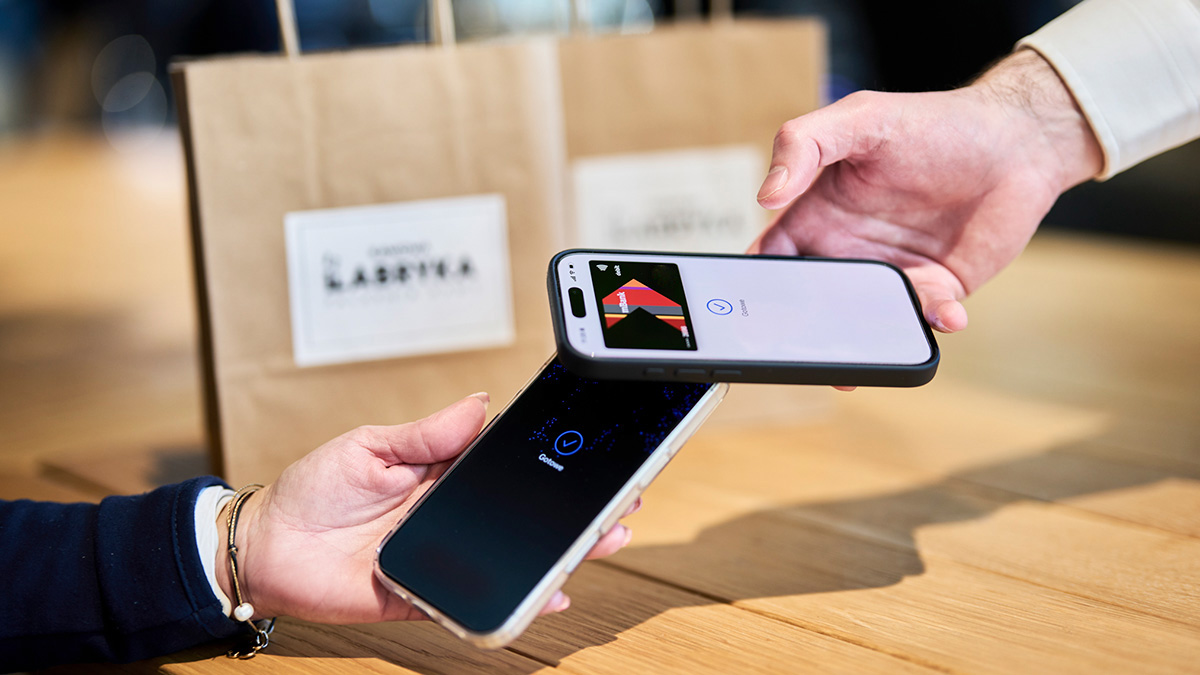 Twój telefon stał się terminalem. Koniec z osobnymi apkami do płatności