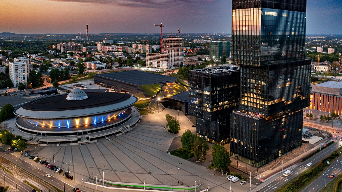 Marzą o megamieście większym od Warszawy. Teraz planują metrokolej