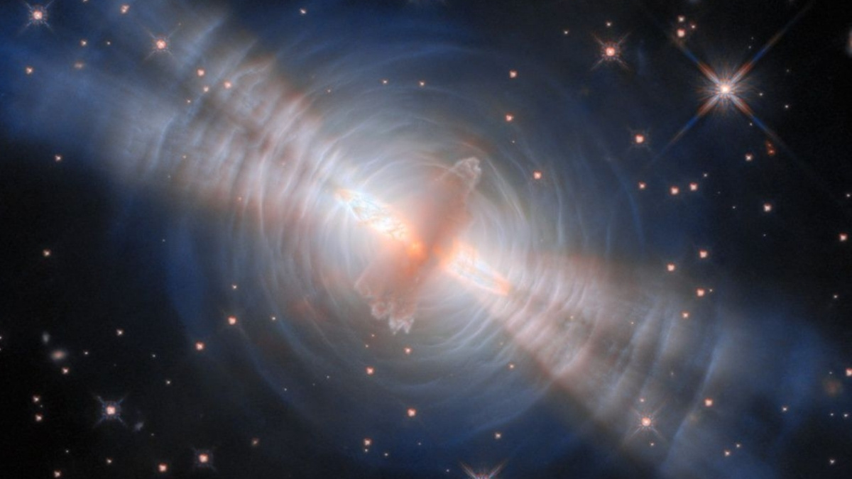 Hubble złapał coś pięknego, ale i mrocznego. To umierająca gwiazda