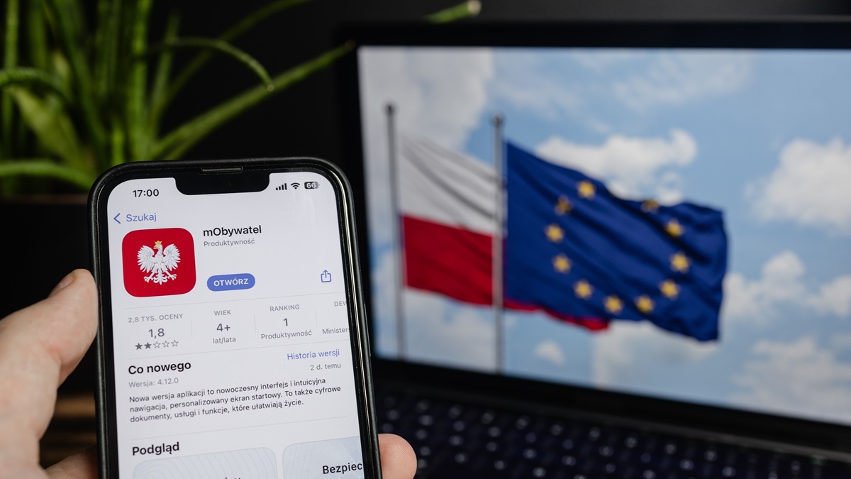 Nad mObywatelem zawisły czarne chmury. Jest komentarz ministerstwa