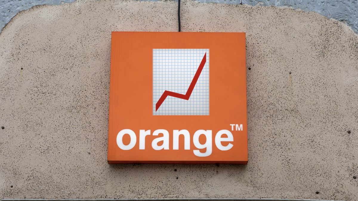 Orange stoi światłowodem i 5G. Ilu Polaków jest w zasięgu?