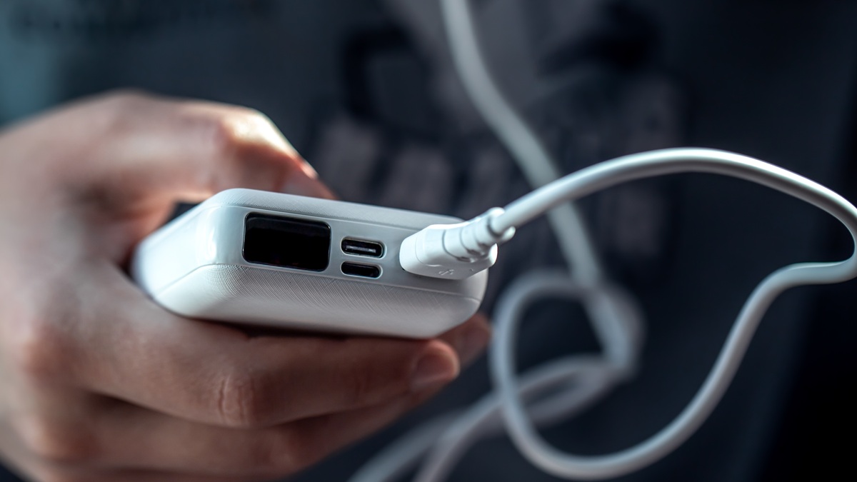 Wiedzą, iż nie potrafisz żyć bez telefonu. Mają ratunek