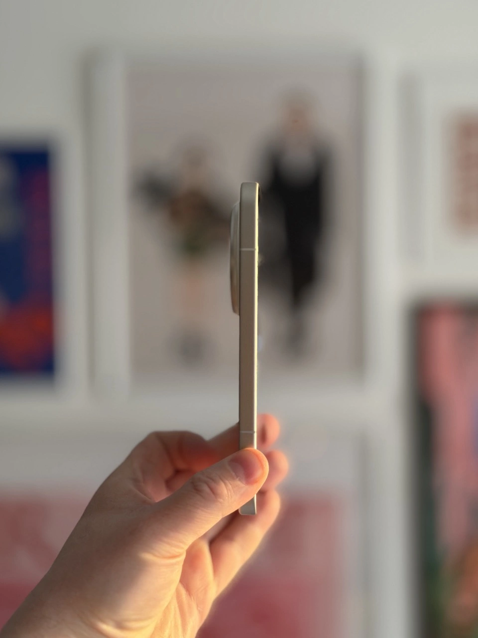 Wyspa aparatu na pleckach wystaje na kilka milimetrów z obudowy