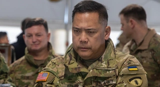 Zgubione w polskim pociągu ściśle tajne mapy, morze mocnej gruzińskiej brandy i generał, którego pokonał kac. Najnowszy raport amerykańskiego Departamentu Obrony ujawnia na kulisy funkcjonowania struktur odpowiedzialnych za wsparcie Ukrainy.