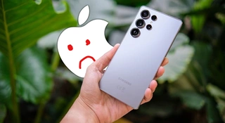 Galaxy AI grilluje Apple