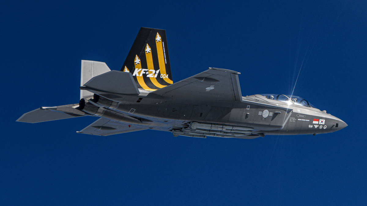 Myśliwiec KF-21 Boramae gra na nosie potęgom. Korea wchodzi do elity