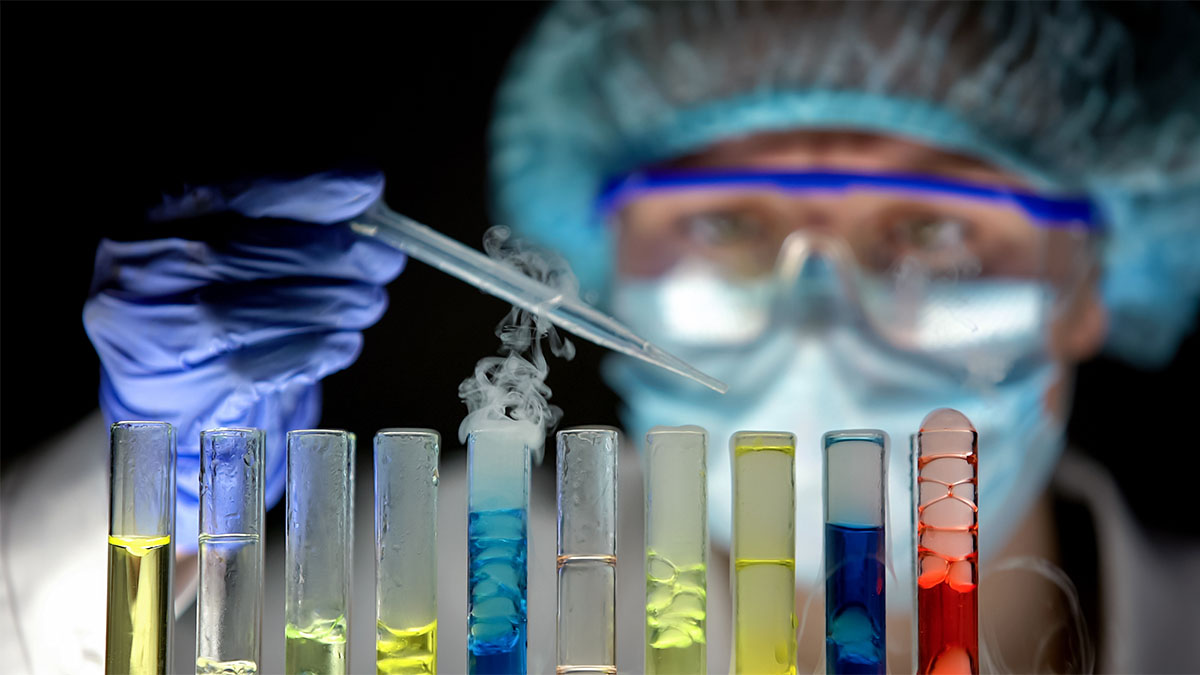 Gigant szuka ekspertów od broni. Mają założyć chatbotowi kaganiec