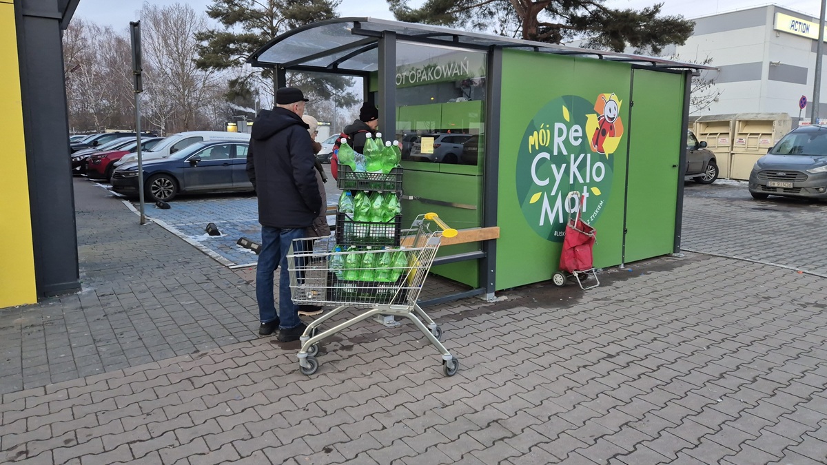 Gigantyczna liczba oddanych butelek. Sieć pokazała skalę systemu kaucyjnego