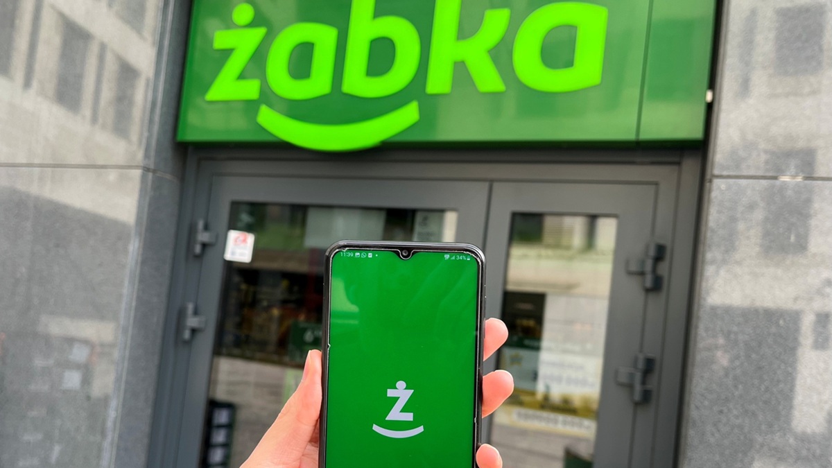 Żabka mówi: dość papierowych świstków. Lepiej pokaż aplikację