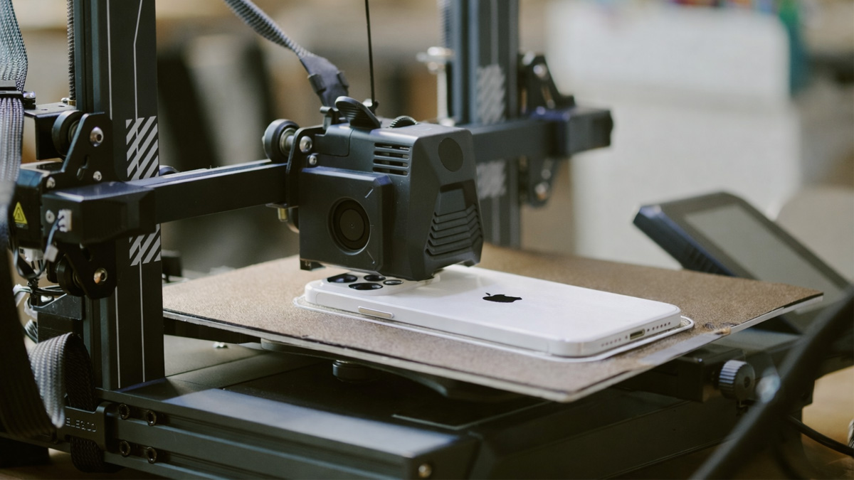 Twój następny iPhone będzie z drukarki. Apple ma plan na tańsze urządzenia
