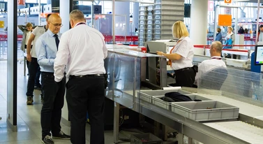 Chciał pokazać, jak wygląda kontrola na lotnisku. Czeka go surowa kara