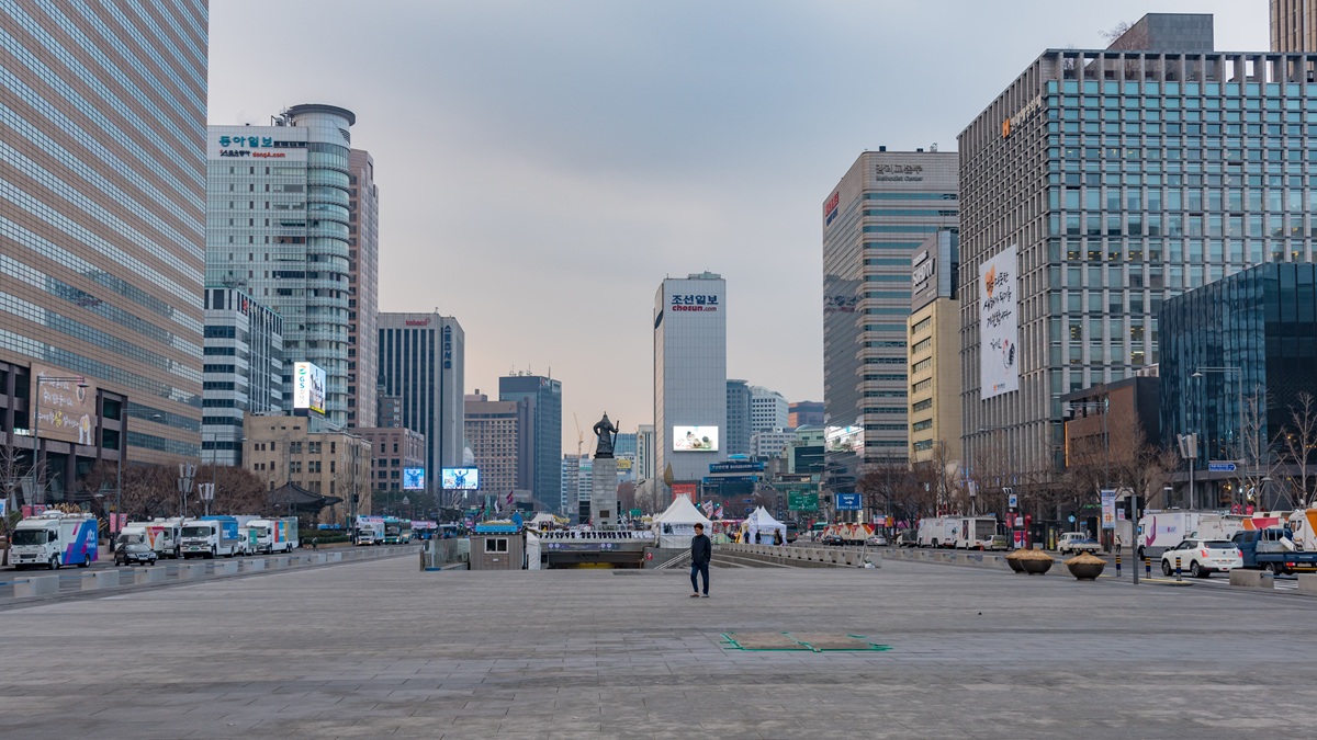 Ceny ropy szaleją, muszą zaciskać pasa. „Krótsze prysznice i mniej prądu”