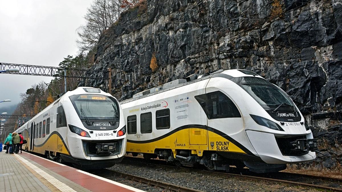 Polski producent pociągów pozywa hakerów. Firma ma tupet po tym co robiła