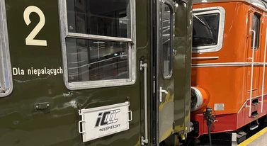 Pociąg stary, ceny współczesne. Tyle kosztuje retro wyprawa