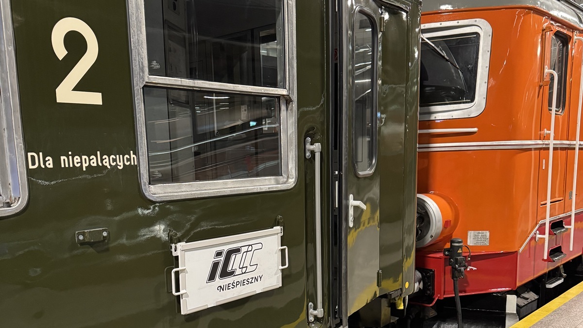 Pociąg stary, ceny współczesne. Tyle kosztuje retro wyprawa