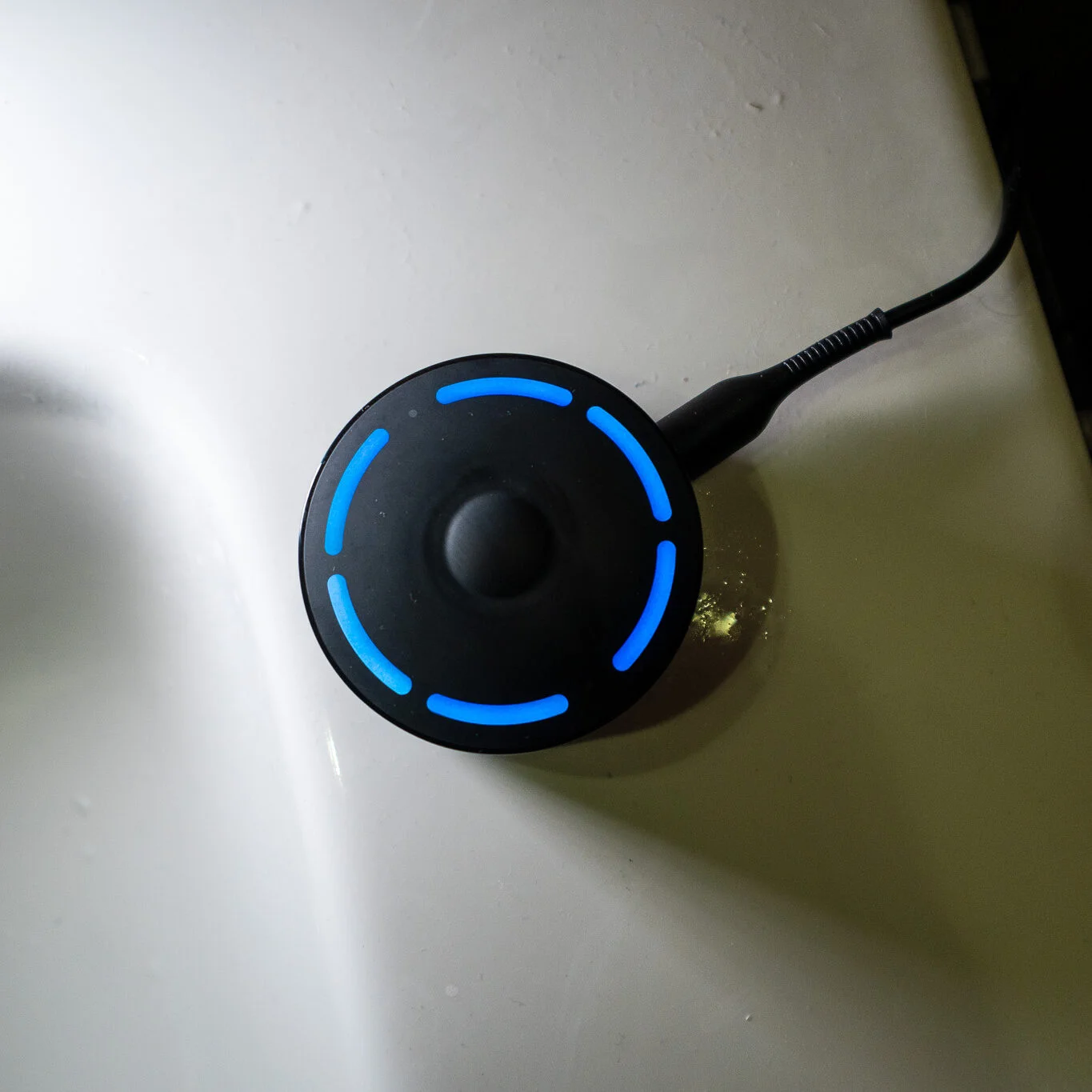 Baza wskazuje, które sekcje jamy ustnej są do umycia