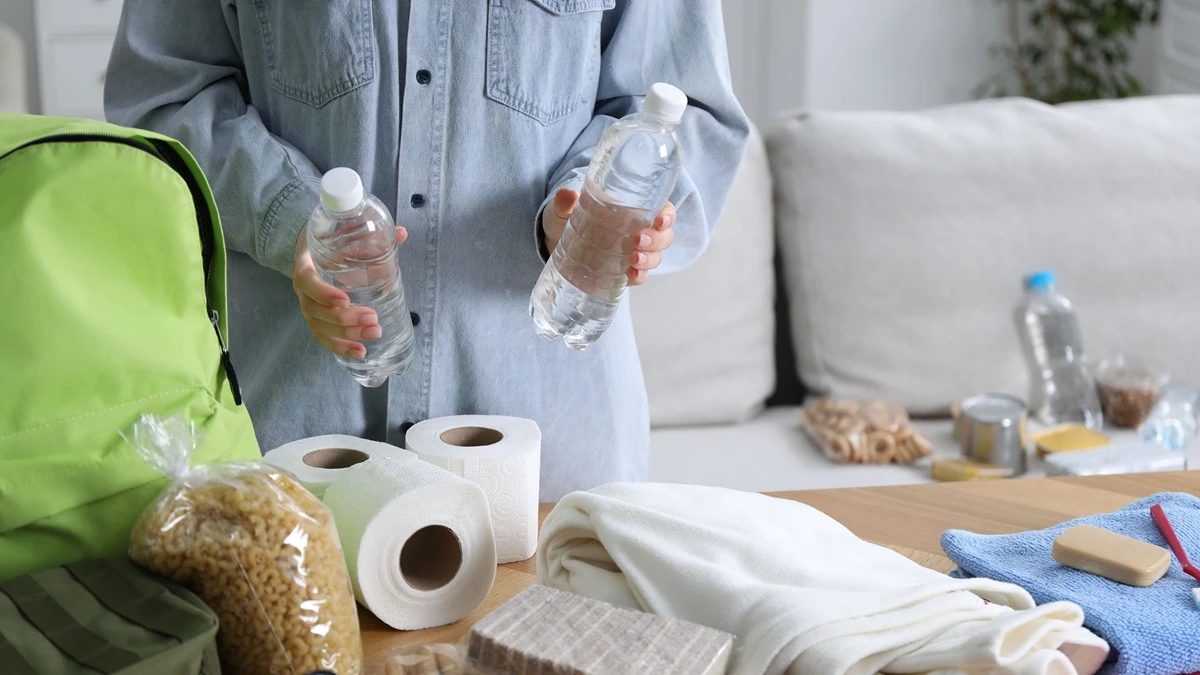 Sklepy sprzedają zestawy przetrwania. Gdy zabraknie prądu, gazu i jedzenia