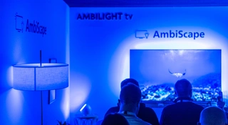 Ambilight wychodzi poza telewizor. I to wreszcie ma sens